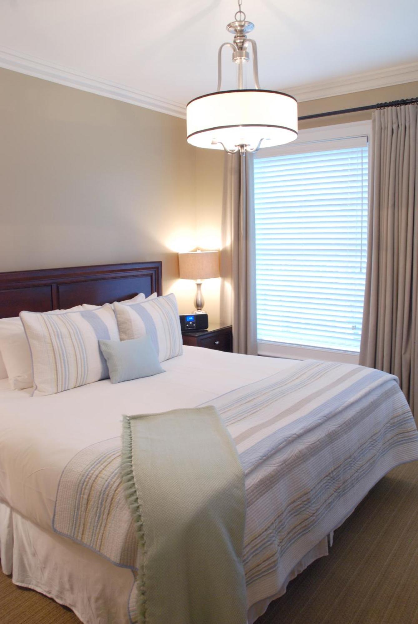 124 On Queen Hotel & Spa Niagara-on-the-Lake Εξωτερικό φωτογραφία A bedroom