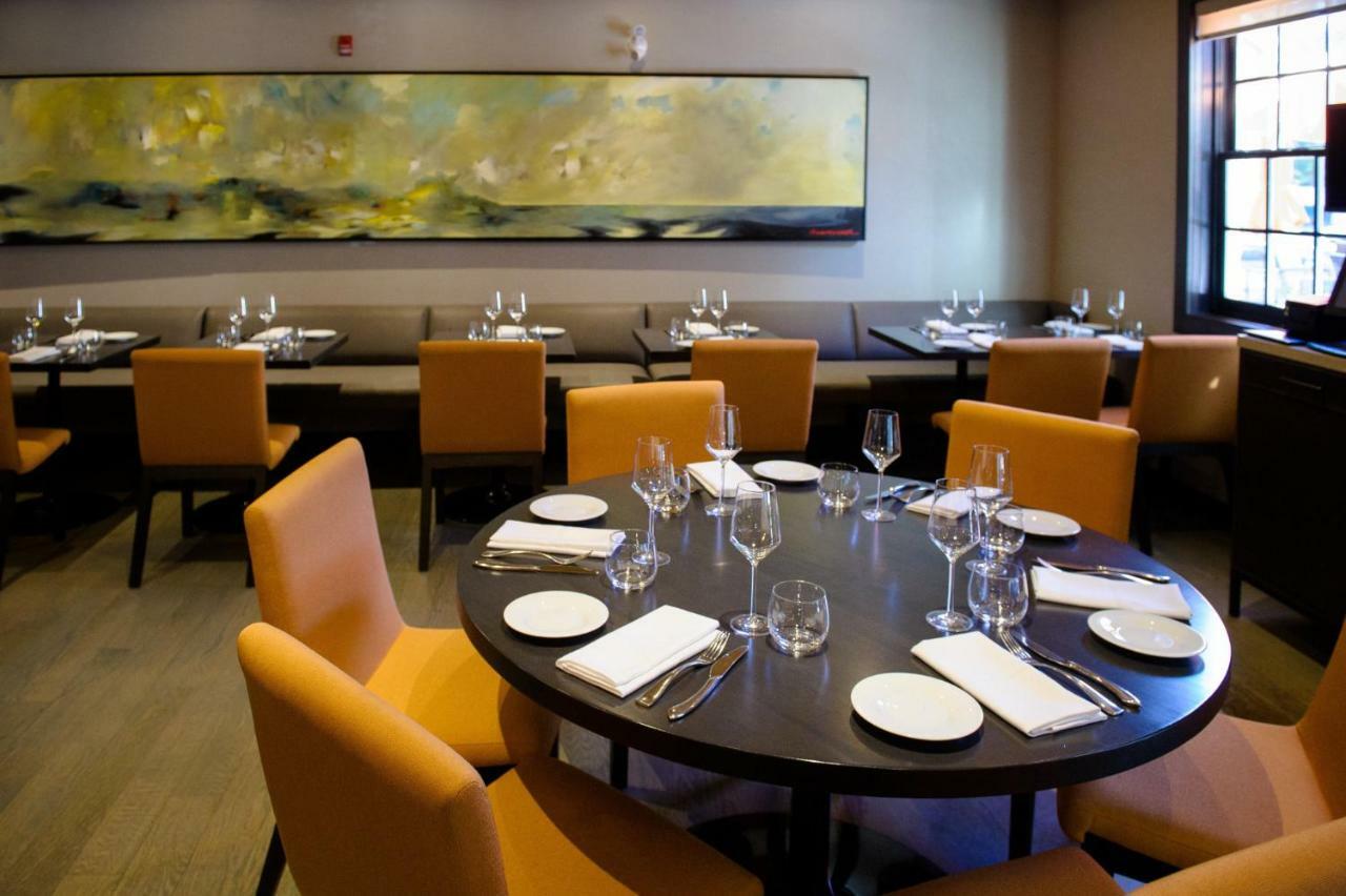 124 On Queen Hotel & Spa Niagara-on-the-Lake Εξωτερικό φωτογραφία Interior of the restaurant