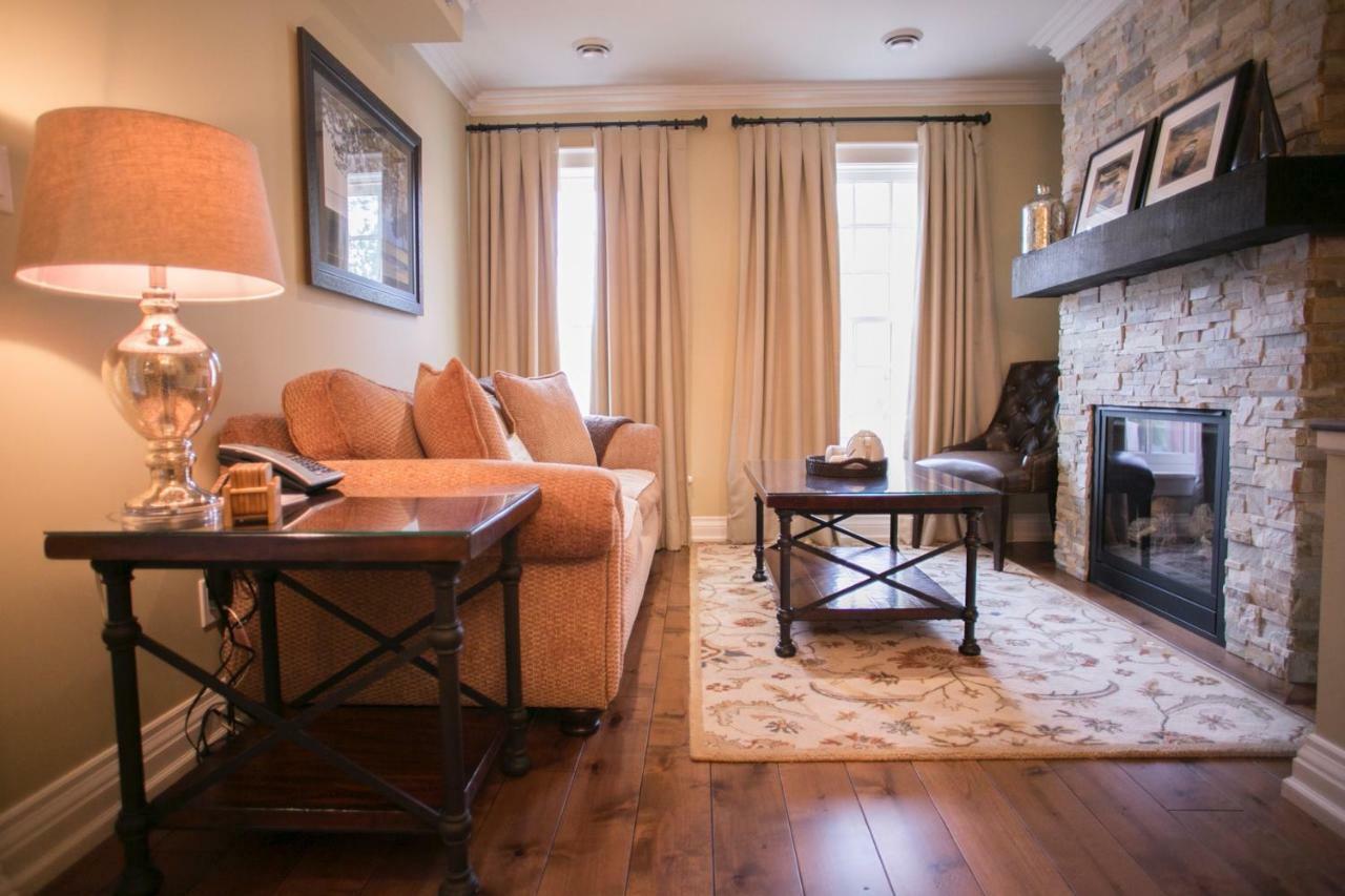 124 On Queen Hotel & Spa Niagara-on-the-Lake Εξωτερικό φωτογραφία A living room in a home