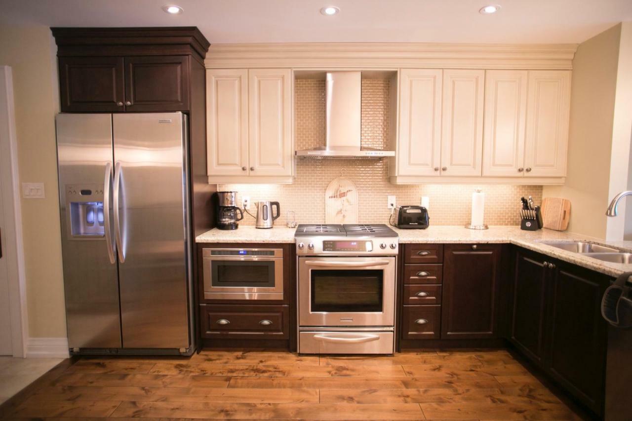124 On Queen Hotel & Spa Niagara-on-the-Lake Εξωτερικό φωτογραφία A modern kitchen