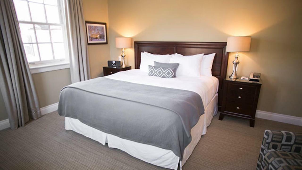 124 On Queen Hotel & Spa Niagara-on-the-Lake Εξωτερικό φωτογραφία A guest room at the Inn at St. John's